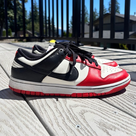dunk low chicago emb
